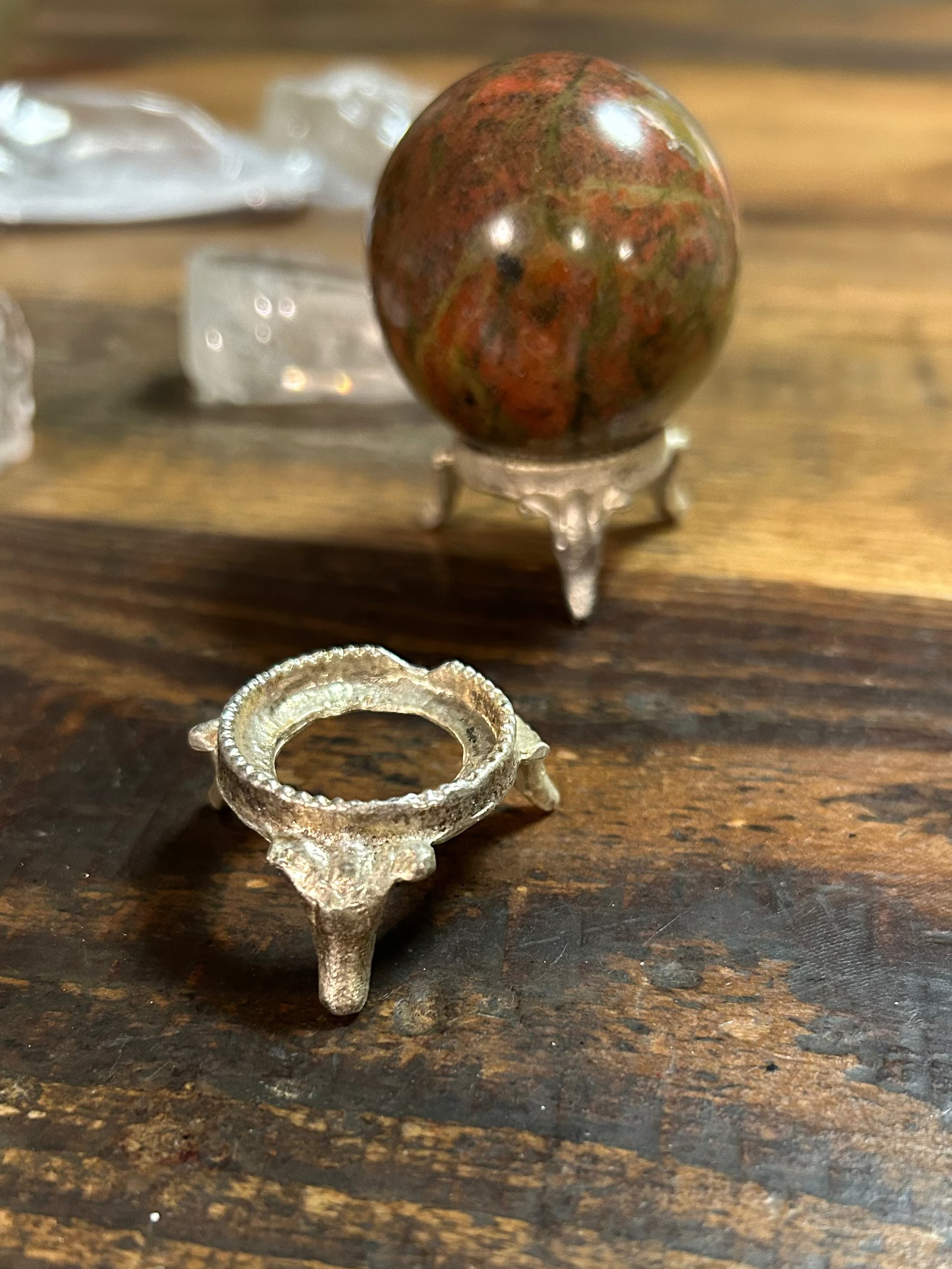 Metal Sphere Stand